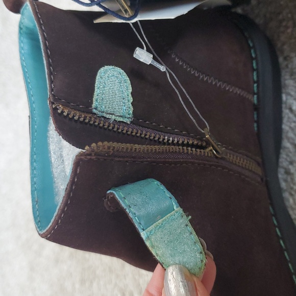 NWT GAP Kids Dark Brown Suede Boots/ Leather Upper. Size 2 - Picture 6 of 14